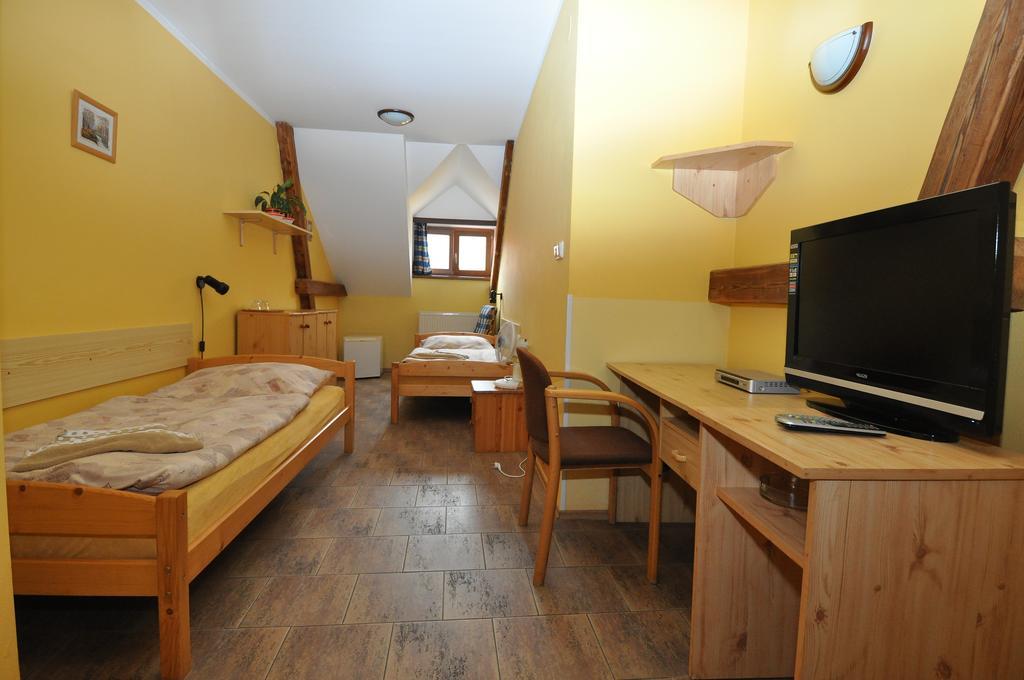 Hotel Na Hradbach Louny Extérieur photo